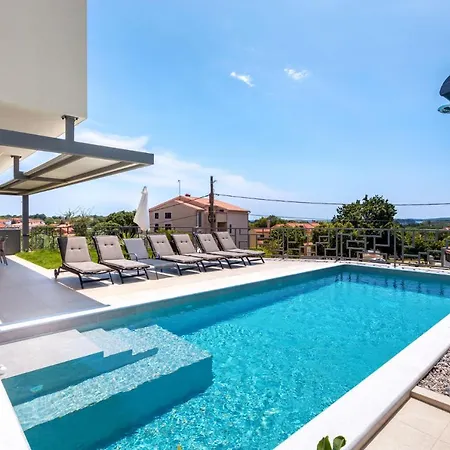 Suenos Villa *