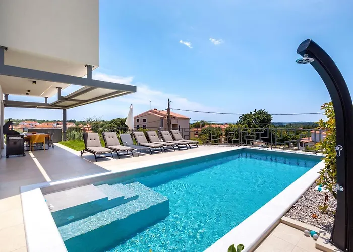 Suenos Villa *